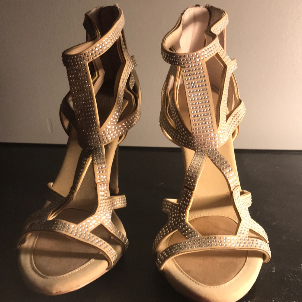 Gold heel shoe